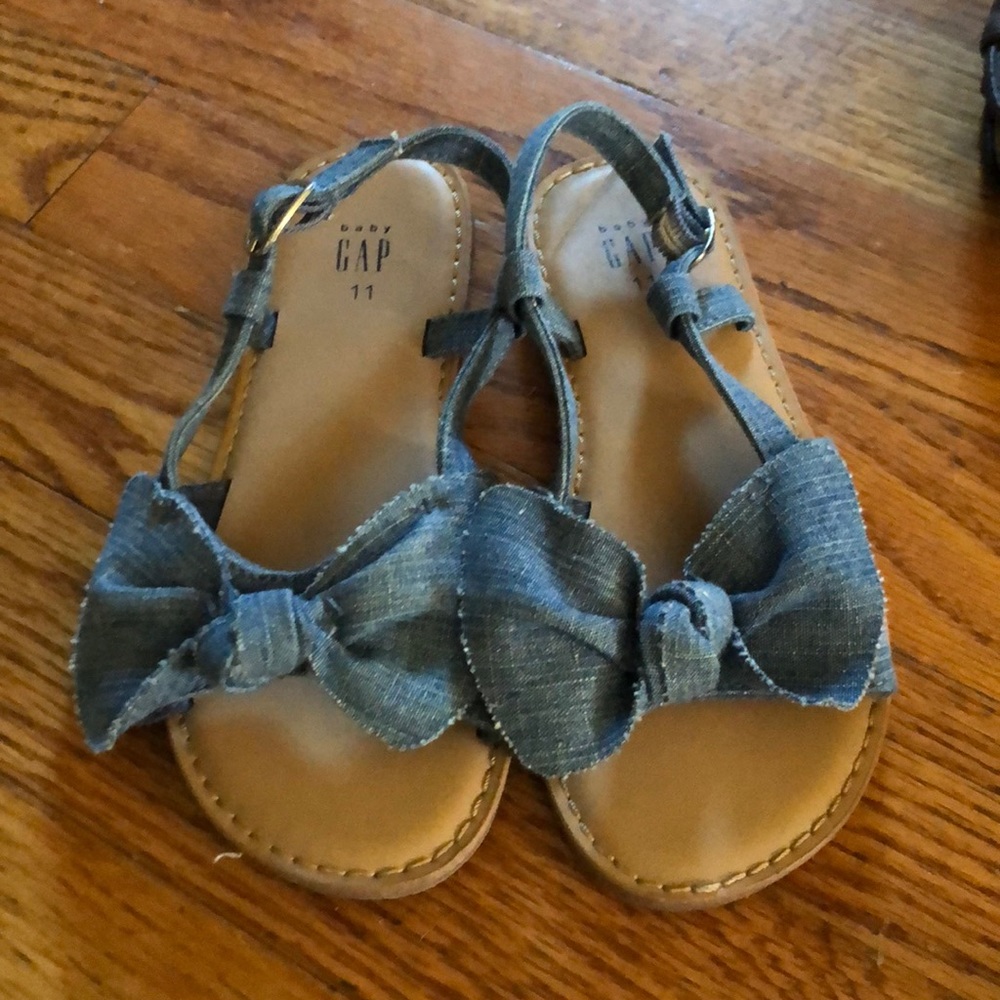 Girls sandals